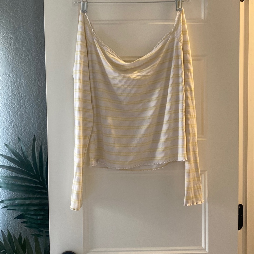 Off the shoulder yellow striped long shirt